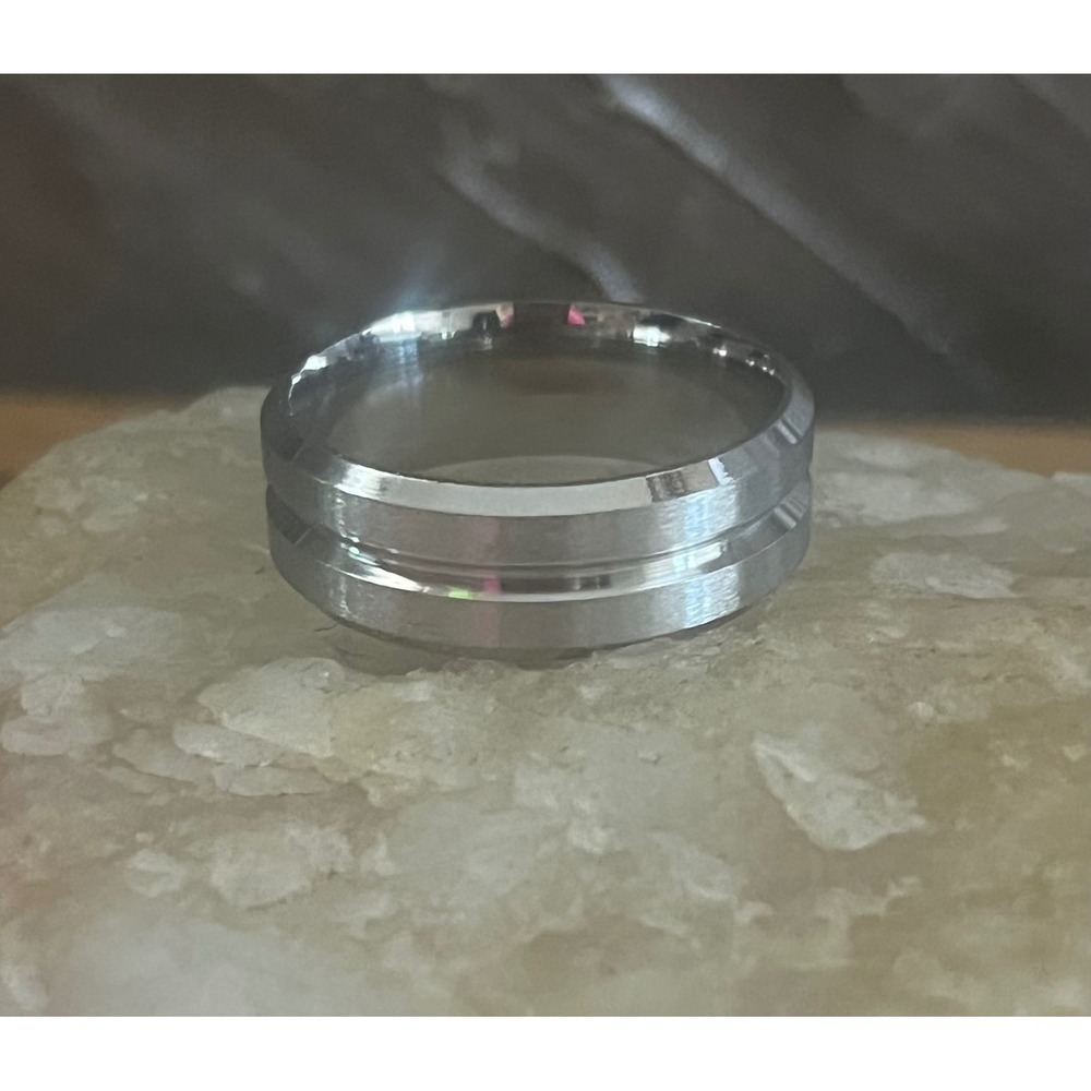 New Silver Tungsten Unisex Ridged Band Ring- Brushed Finish -8mm Width -Size 7 - Picture 4 of 12